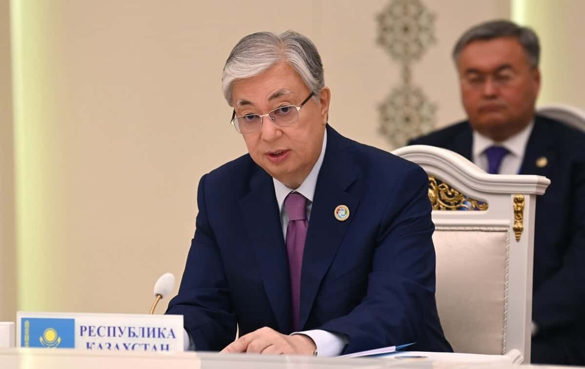 "Ózbek ozyp ketti...". Toqaev Orta Aziia elderin bolmashy básekege jol bermeýge shaqyrdy