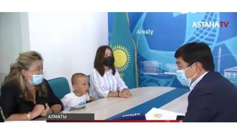 Baýyrjan Baibek Almatyda qos anany qabyldap, jaǵdaiymen tanysty