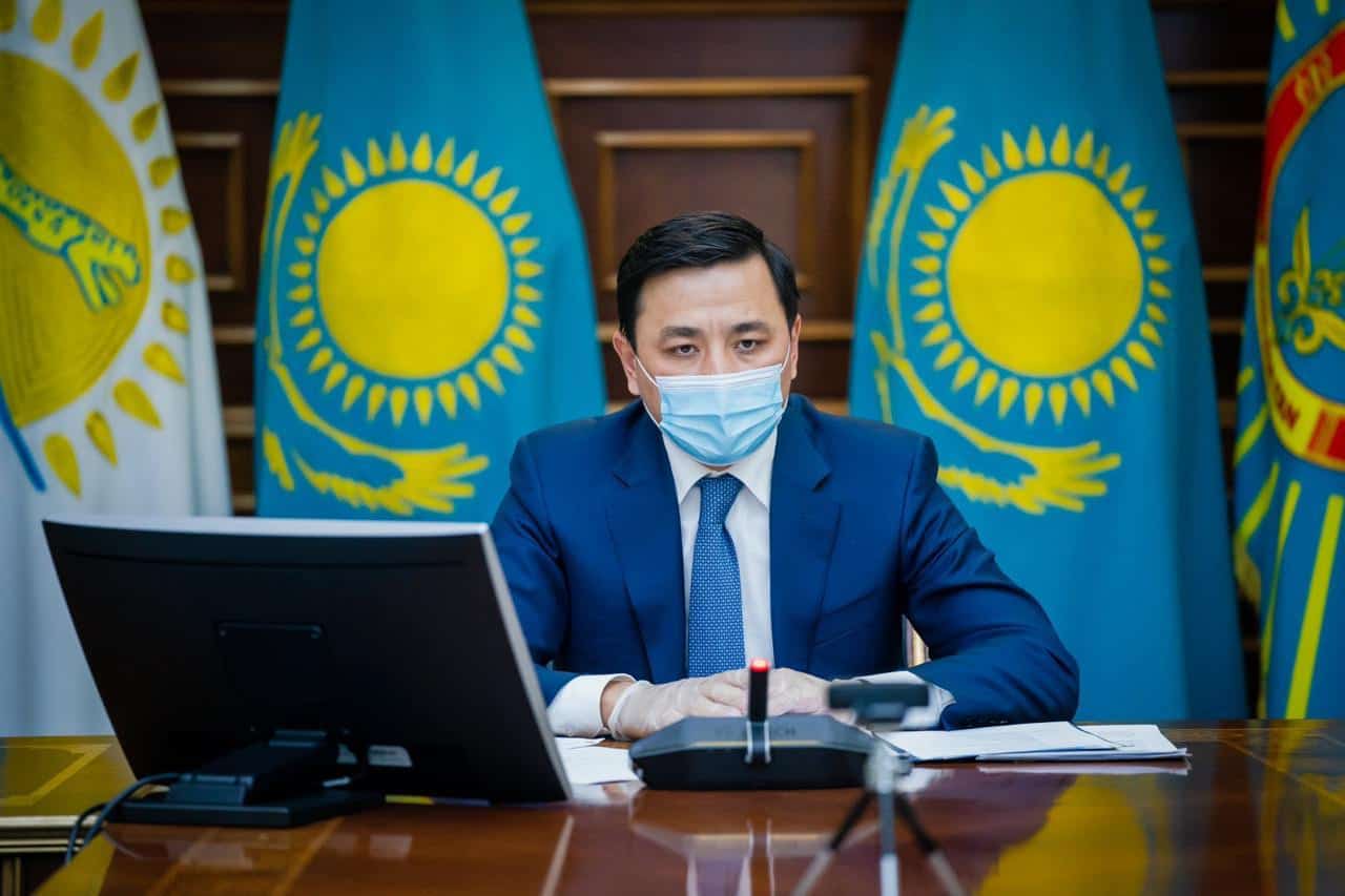 "Алдыңызда екі таңдау тұр". Көлгінов астаналықтарға үндеу жасады