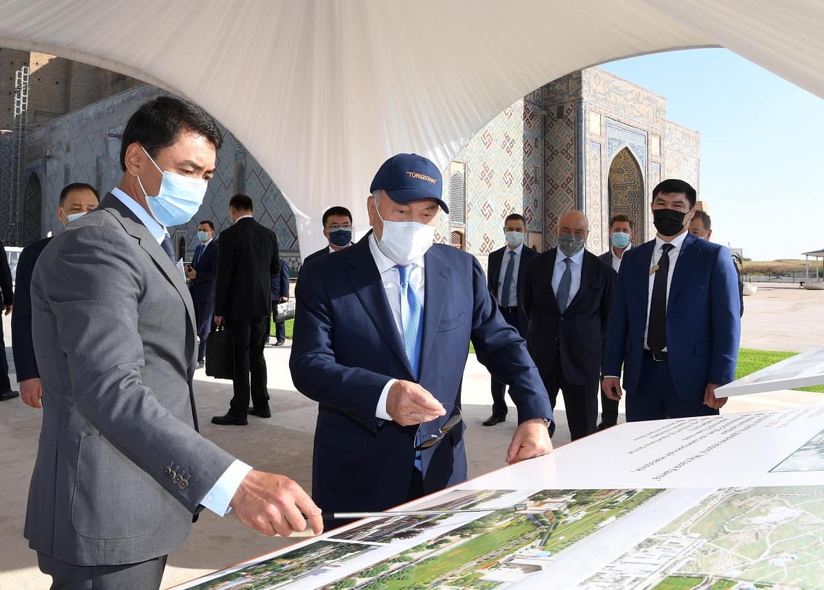 Nazarbaev «Iassy» botanikalyq baǵyn damytý josparymen tanysty
