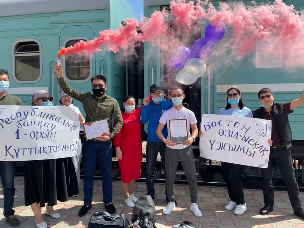 قاراقييالىق ەزٸلكەشتەر رەسپۋبليكالىق  فەستيۆالدە توپ جاردى