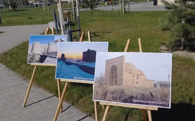 Túrkistanda tarihi eskertkishterdi dáriptetin fotokórme ótti