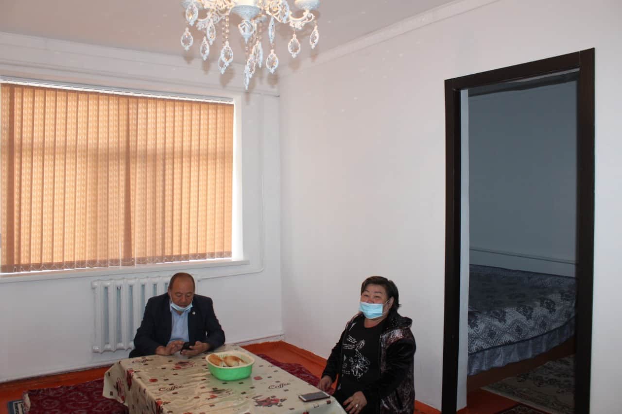 دەپۋتاتتار باسپاناسى ٶرتەنٸپ كەتكەن انانىڭ ٷيٸن جٶندەپ بەردٸ