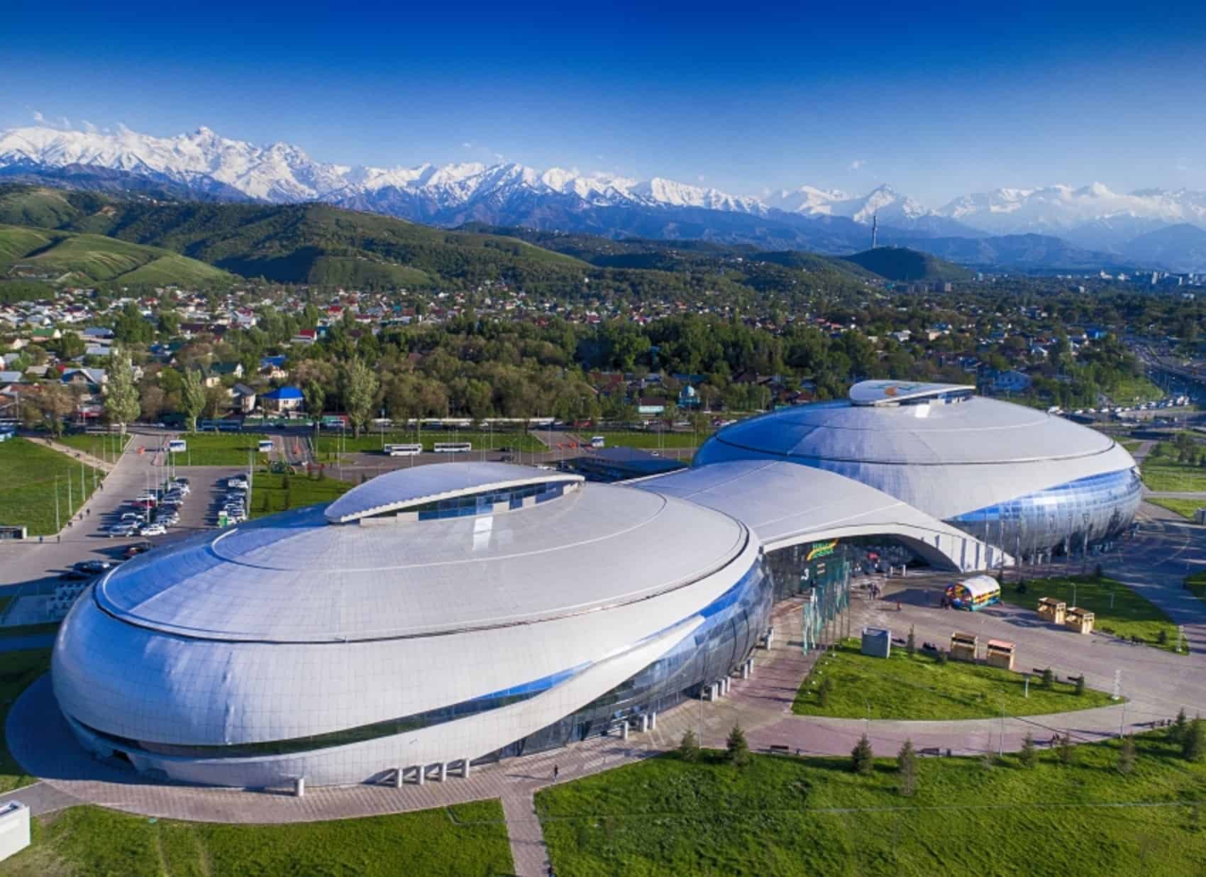 KVI-ge shaldyqqan almatylyqtardy Halyk Arena-ǵa nege aparyp jatyr