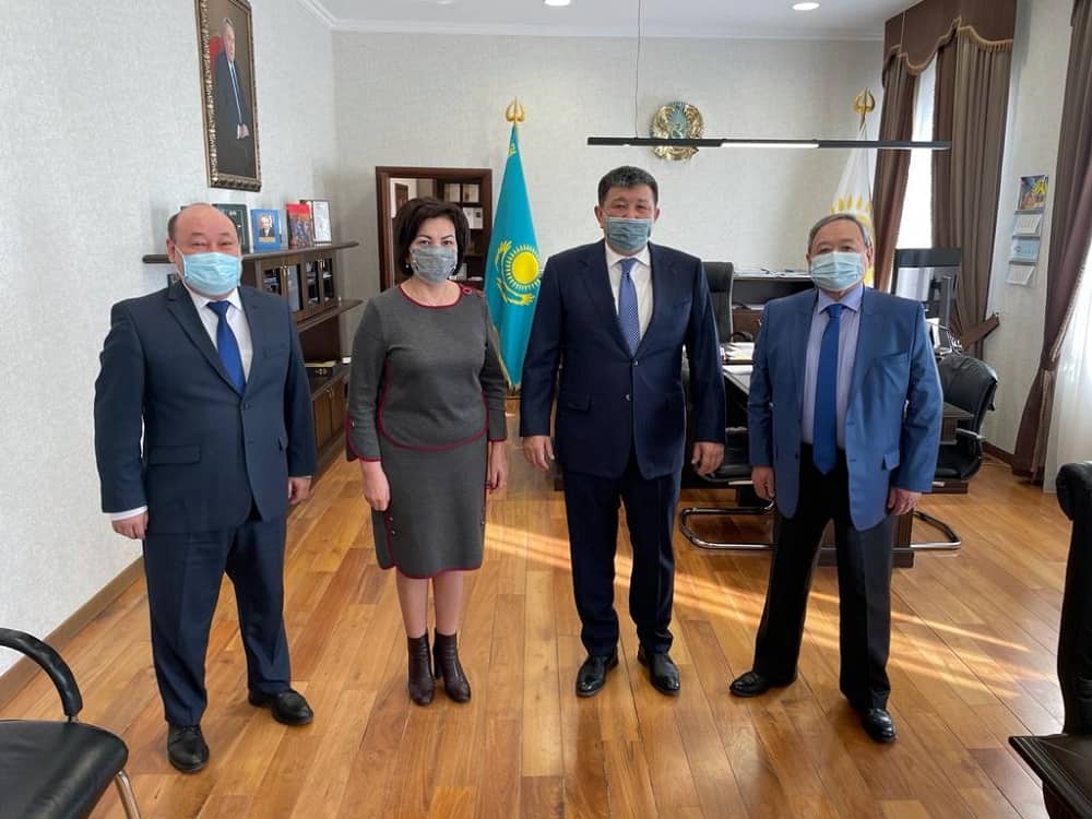 Махамбет Досмұхамбетов жемқорлыққа қарсы іс-қимыл агенттігінің өкілдерімен кездесті