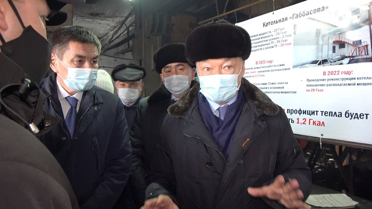 Danial Ahmetov Seimeidi damytý jobalaryn baqylap, kópbalaly analarmen kezdesti