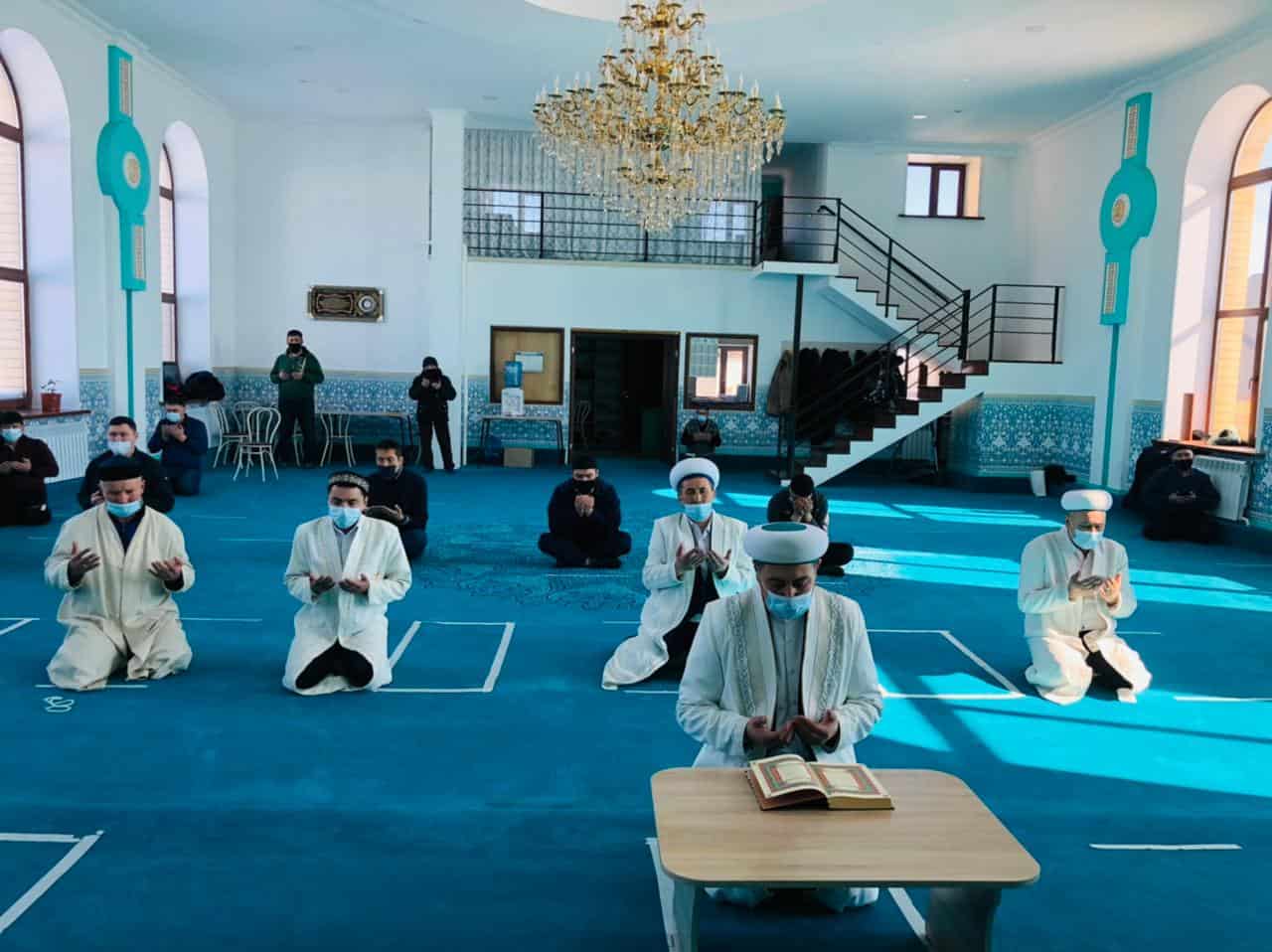Semeide Álihan Bókeihannyń rýhyna quran hatym baǵyshtaldy