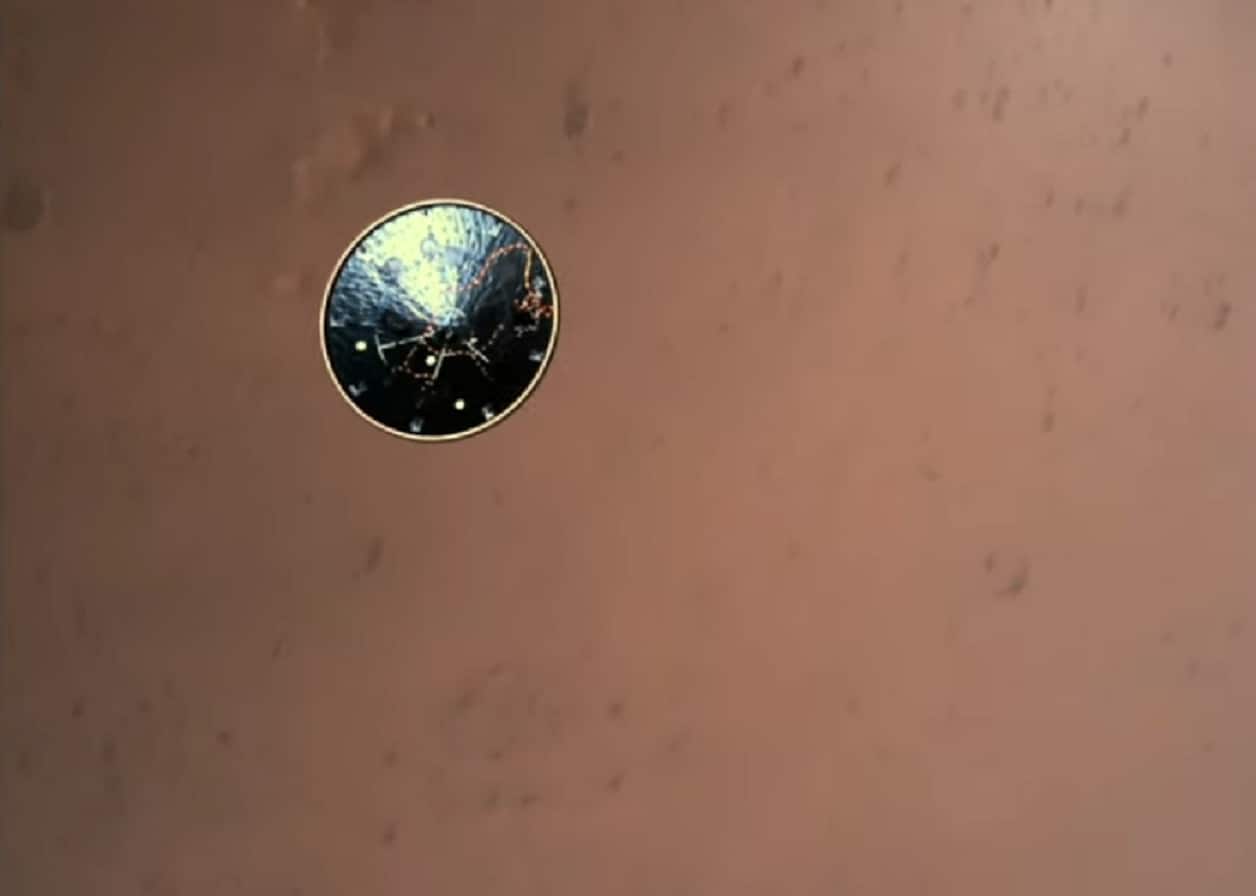 Tarihi sát. NASA apparaty Marsqa qondy (video)