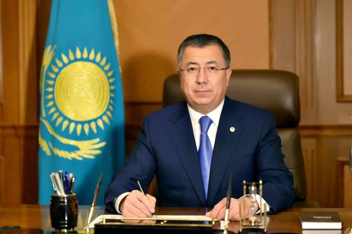 QazUÝ-da jalaqy 20 paiyzǵa ósti