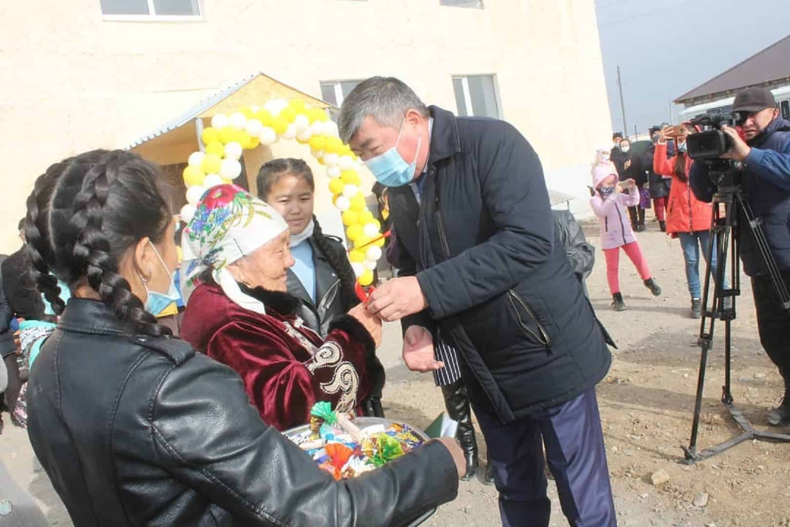 Abai aýdanynda kópbalaly 47 otbasyǵa baspana berildi