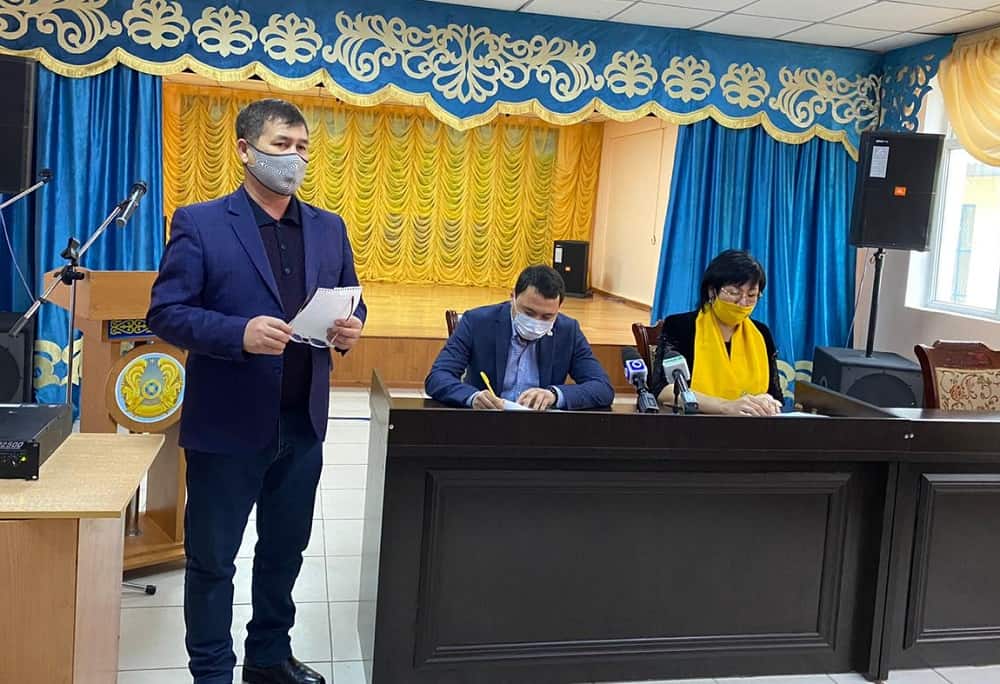 «Nur Otan» kandidattary aldaǵy 5 jylda Shymkentte 42 mektep salynatytyn aitty