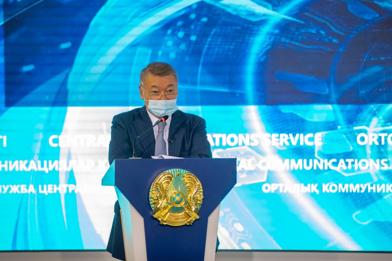 ShQO ákimi: "Bilim salasynan aqsha aiamaimyz. Oblys mektepteri úshin 33 myń kompiýter satyp aldyq"