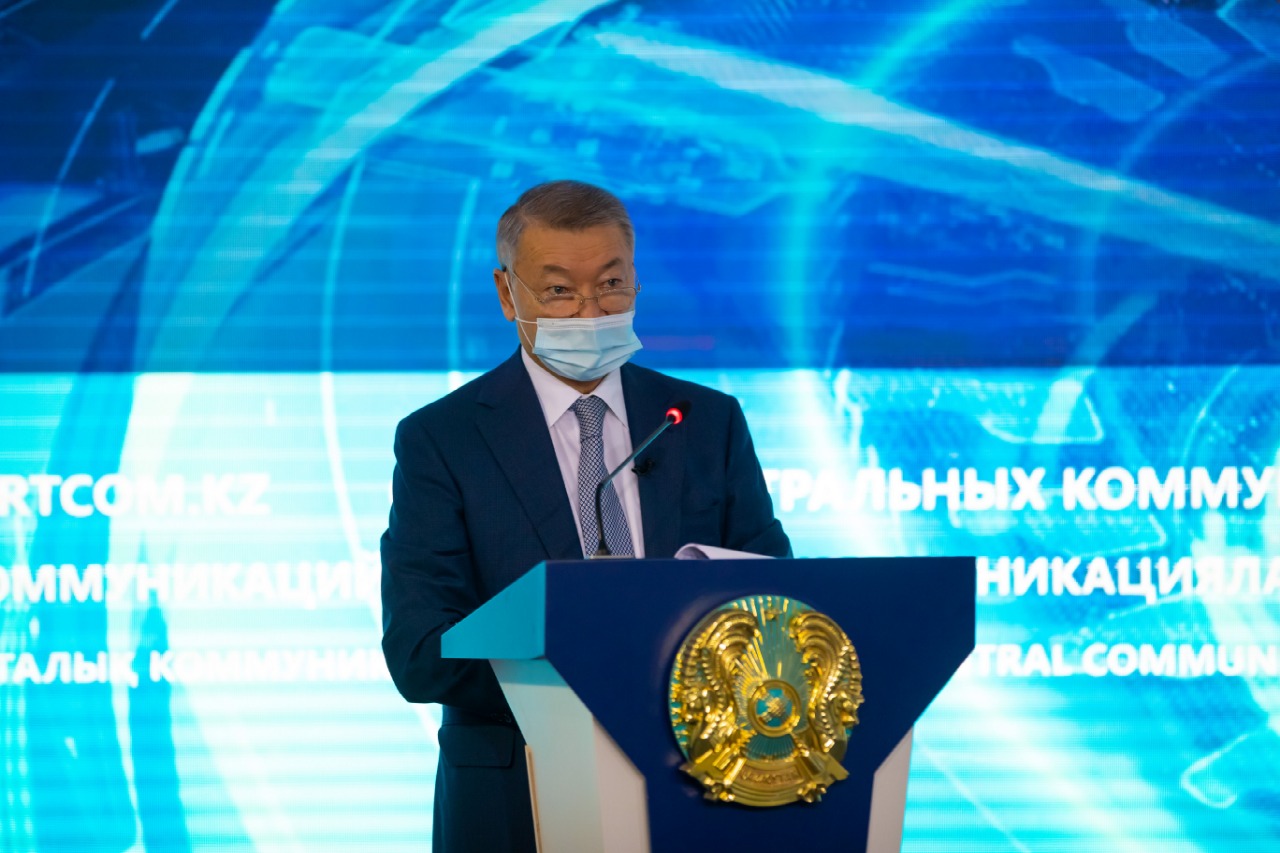 Ахметов: "Жұмыспен қамту? Биыл 21 мың адам екі қолға бір күрек тапты"
