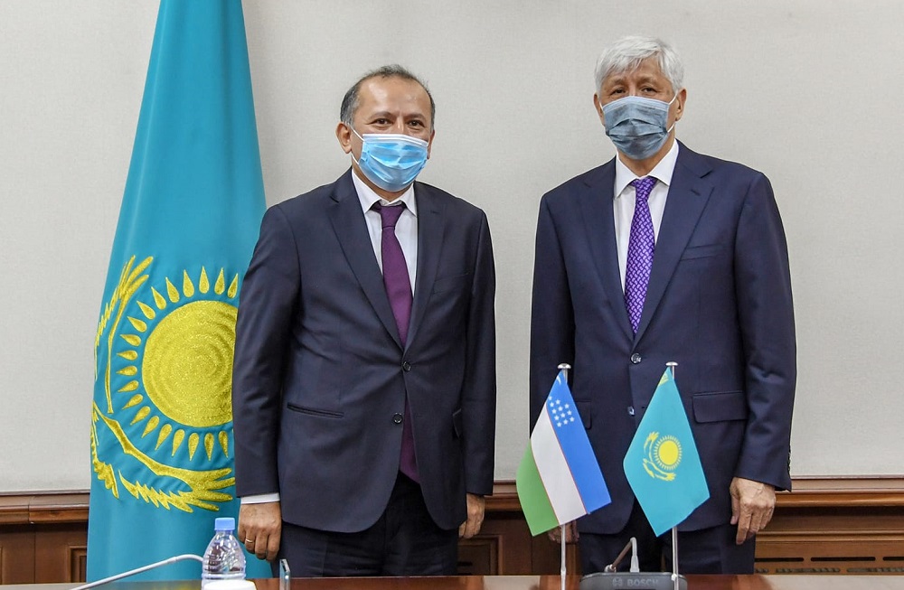 Batalov Ózbekstan elshisimen kezdesti