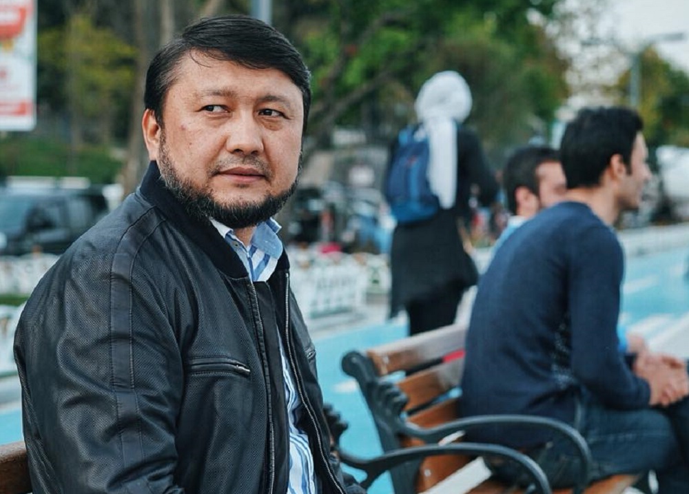 Jýrnalist: «Tazabektiń jeke basyna shuqshiia bermei, onyń telearnadaǵy eńbegin de baǵalaiyq»