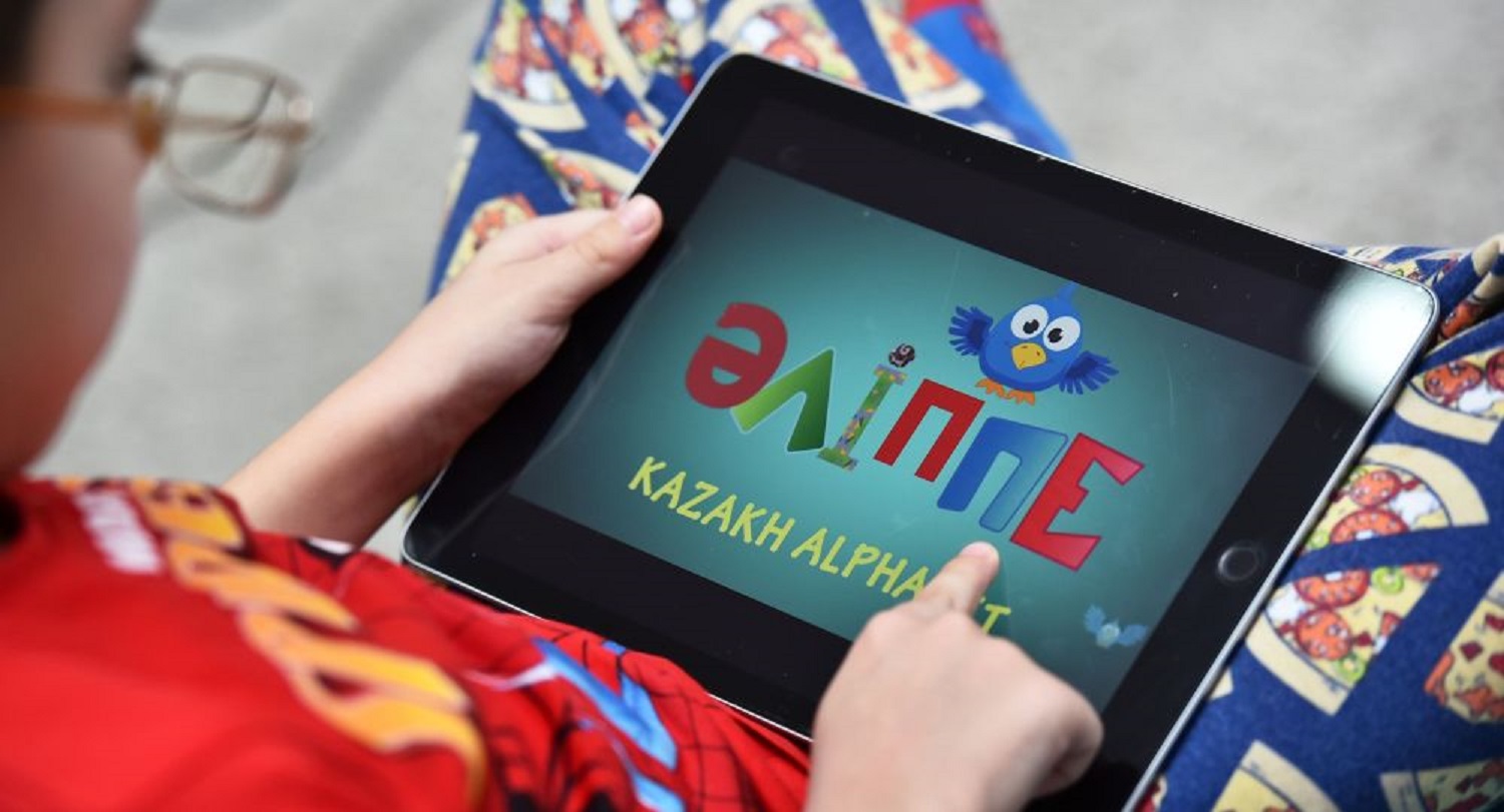 Kelesi jyly mektepke "Álippe" men "Ana tili"  qaita oralady – Bilim ministrligi