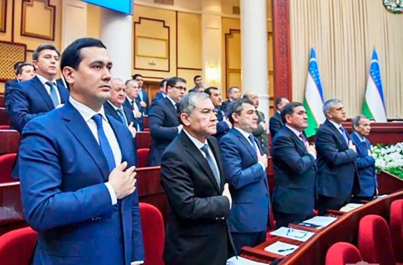 ٶزبەكستاندا شەندٸلەر ٶزبەك تٸلٸ مەن ەدەبيەتٸنەن سىناق تاپسىرادى
