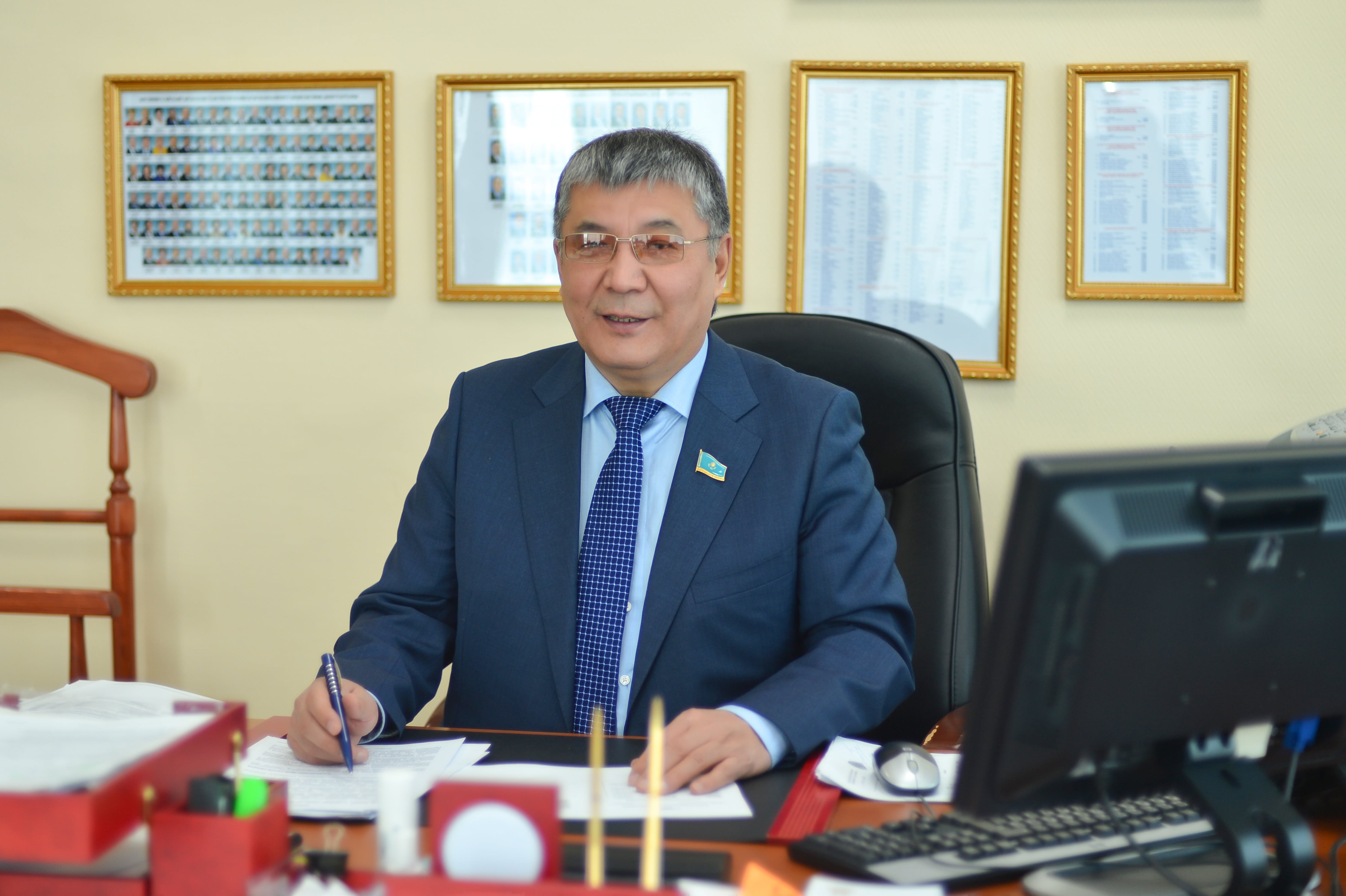 Senator Maminge: «800 infektsionistiń orny bos turǵanyn aitty»