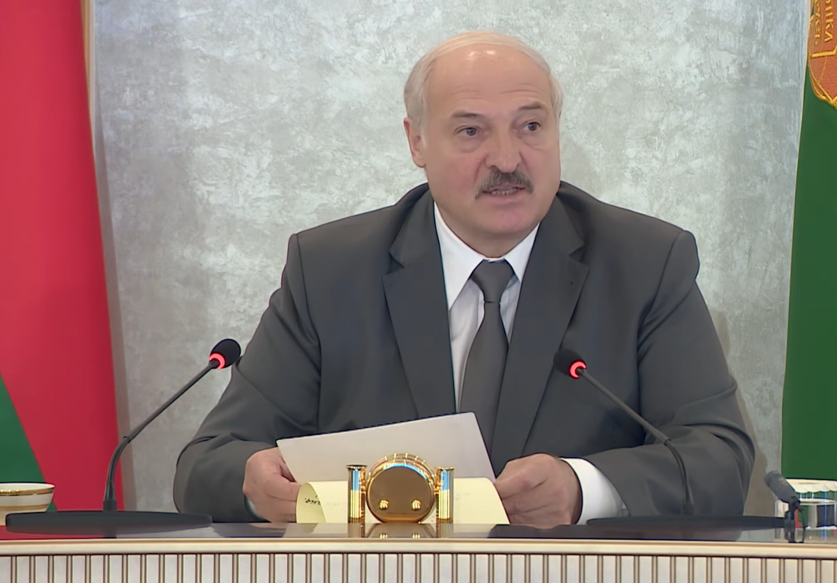 "Батьканың" беті қайтты". Лукашенко өзгеріс туралы айта бастады