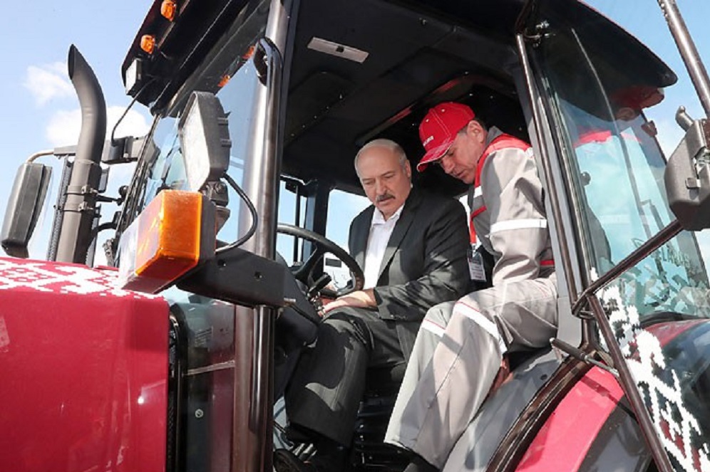 «Belorýsqa qyzyqpańyzdar!». Lýkashenko zaýyttardy saqtap qalǵanda ne kóksegen?