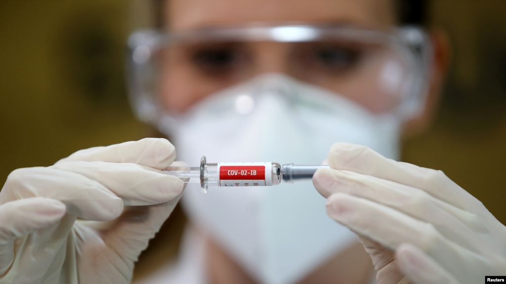Отандық QazCovid вакцинасын еріктілерге салуға дайын