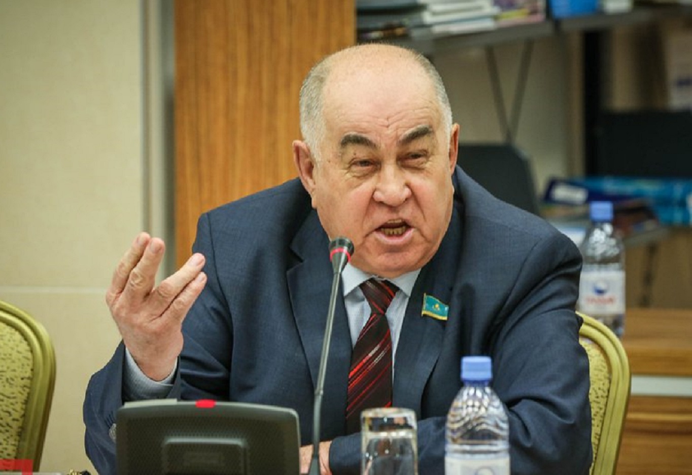 Lýkashenkoǵa kómek kerek. Toqaev nege únsiz otyr? - kommýnist Kosarev