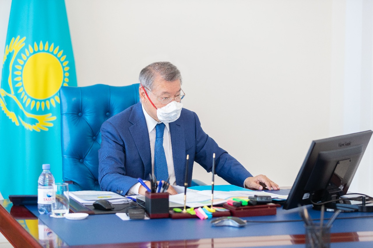 Ахметов: "10 күннің ішінде өңірге аса қажетті дәрі-дәрмектер жеткіземіз"