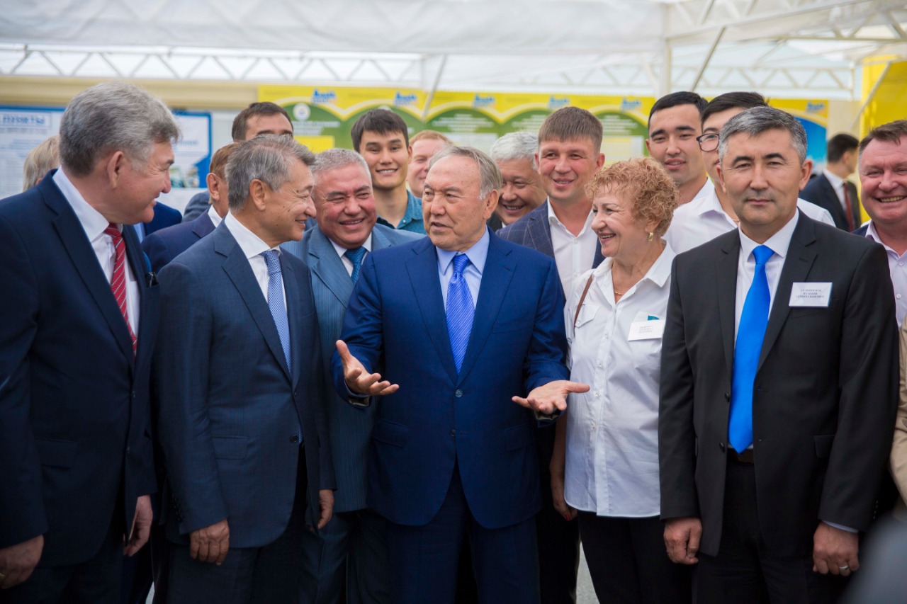 Даниал Ахметов: "Мен білетін Елбасы"