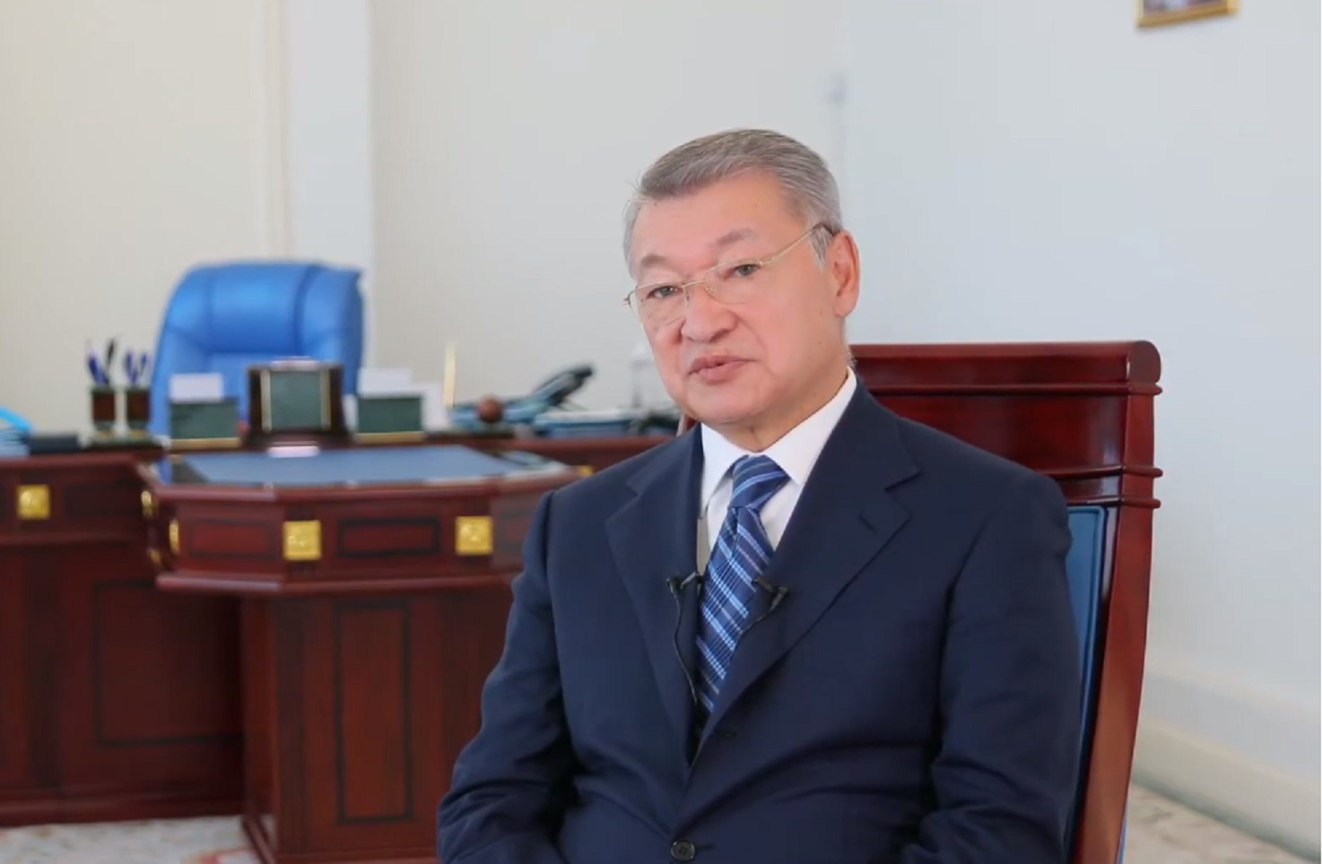 Danial Ahmetov suhbatynda Tuńǵysh Prezident týraly aitty (video)