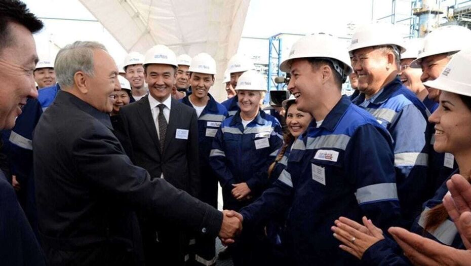 Titan óndirisiniń metallýrgteri Elbasyn mereitoiymen jáne Elorda kúnimen quttyqtady