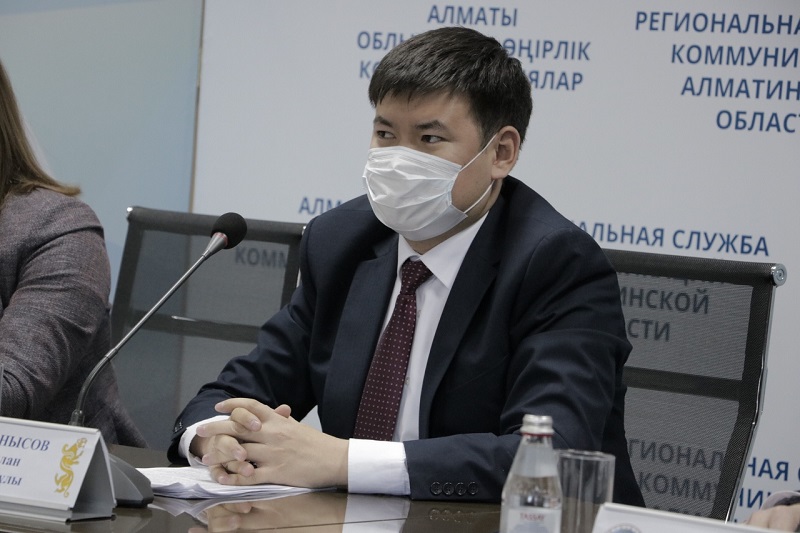 Almaty oblysynyń qarjy naryǵyndaǵy jáne bank sektoryndaǵy jaǵdai qandai?