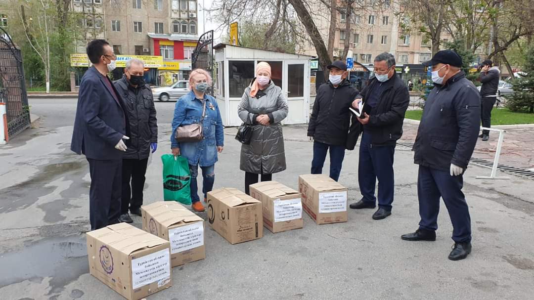Túrkistanda "Biz birgemiz" aktsiiasyn kirister departamenti jalǵastyrdy