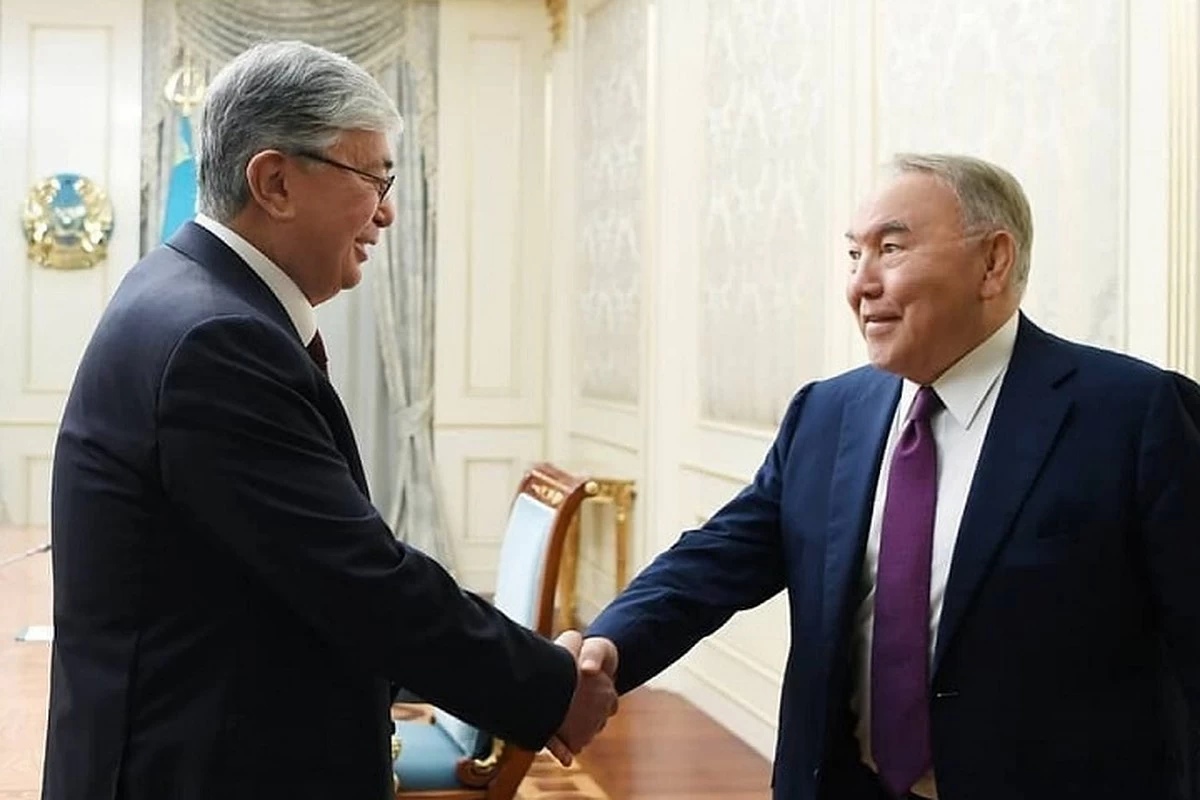Aidos Úkibai: "Nazarbaev sap-saý, senbeseńder ákimderden surańdar"