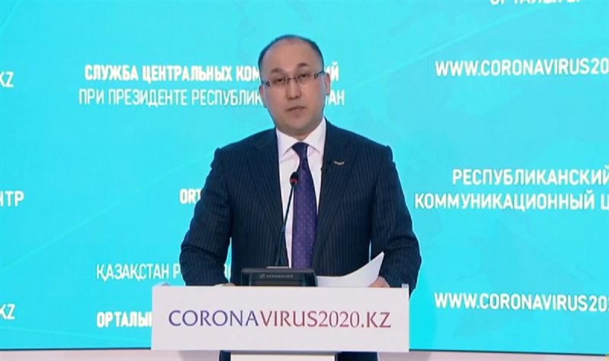 Abaev: "Qazaqstanda kúnine 600 myń meditsinalyq maska shyǵarylady"