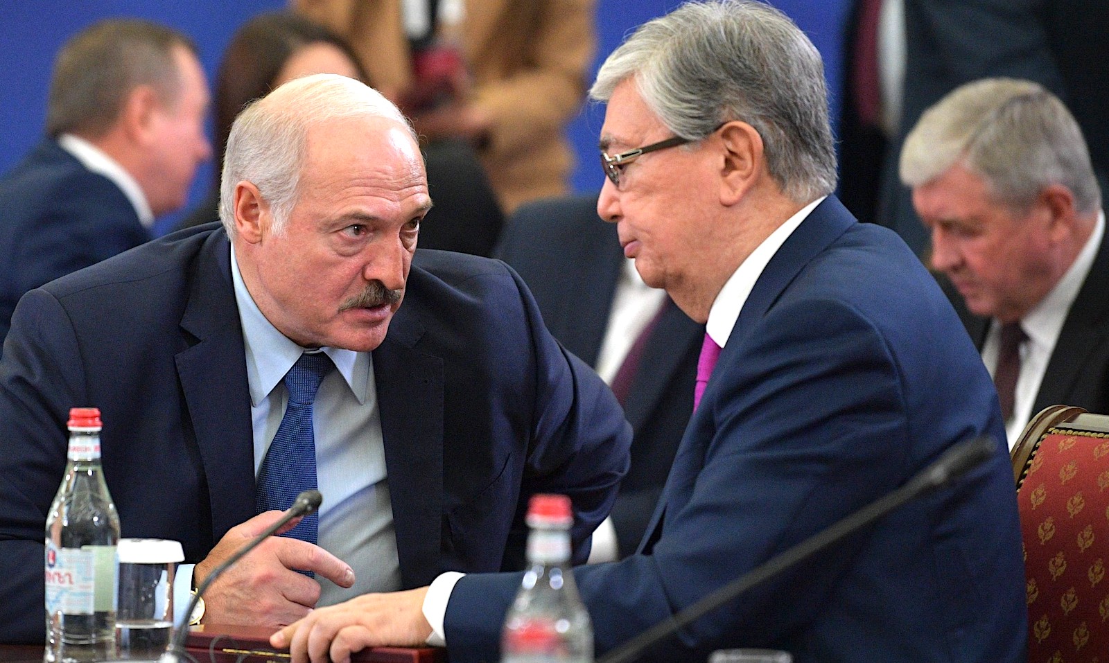 "Basty qatyrmai, tarqap tynaiyq". Lýkashenko Eýraziialyq odaqty synap tastady