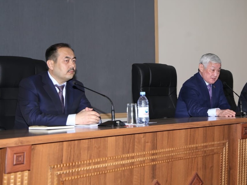 ساپارباەۆ قورداي اۋدانىنىڭ جاڭا ەكٸمٸن تانىستىردى