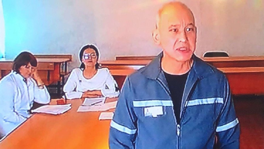 "مەنٸ بوساتىڭىزدار". جەكٸشەۆ بيلٸككە ٷشٸنشٸ رەت ٶتٸنٸش تٷسٸردٸ