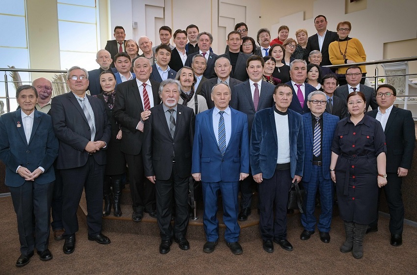 Павлодар облысы әкімі Әбілқайыр Сқақов өңірдегі зиялы қауыммен кездесті