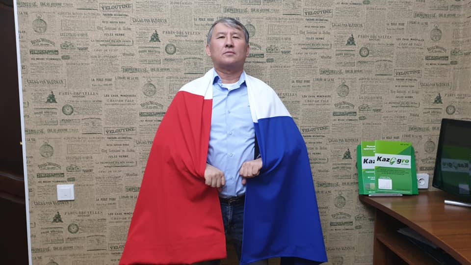 Pavlodar ataýyn ózgertýge qarsy shyqqan shymkenttik qazaqtyń sponsory kim?