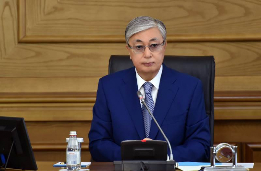 Toqaev: "Jekemenshik JOO-lardan birjola qutylý kerek"