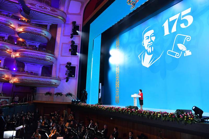 ەلباسى مەن پرەزيدەنت ابايدىڭ 175 جىلدىق مەرەيتويىن باستاپ بەردٸ