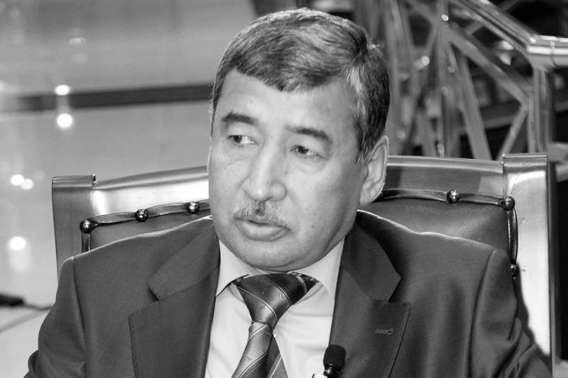 كامال بۋرحانوۆ ٶمٸردەن وزدى
