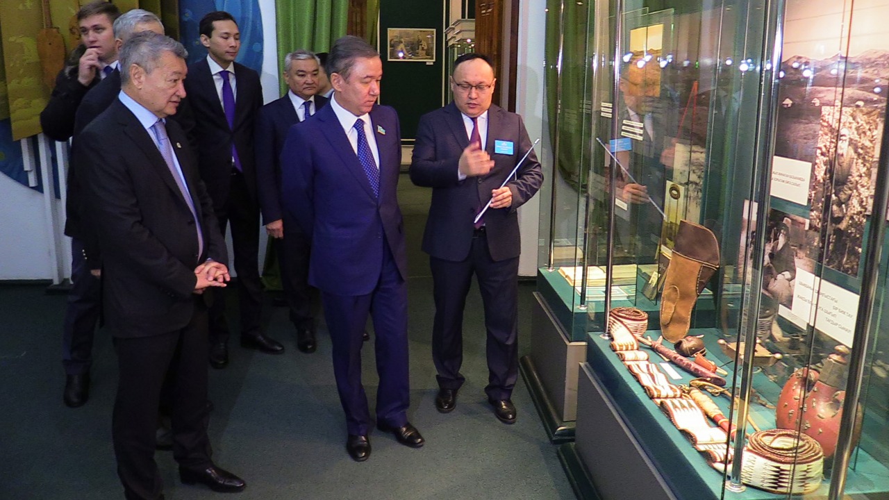 Семейге ҚР Парламент мәжілісінің төрағасы Нұрлан Нығматулин келді