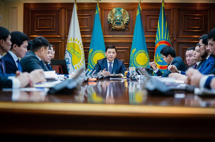 Nur-Sultanda qozǵalys yqiyn balalardy ippoterapiiamen emdeitin manej salynady