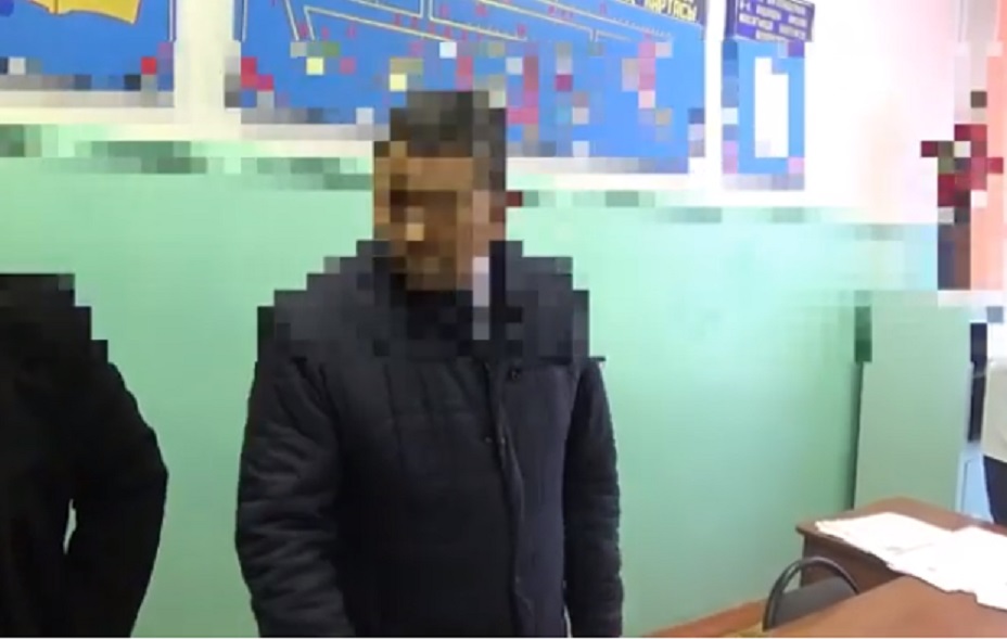 Мектеп директоры пара алу кезінде ұсталды (видео)