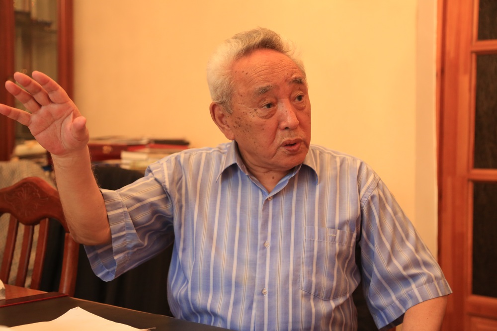 Qabdesh Jumadilov: "Qajyǵumar Nazarbaevtyń atyna eki ret hat jazdy"