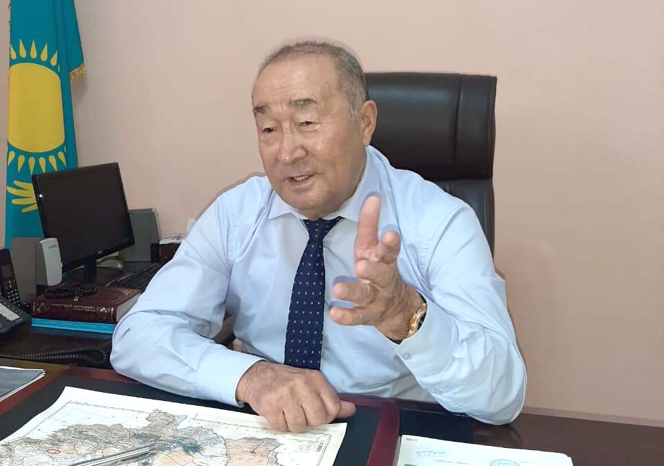 امالبەك تشانوۆ: «ايگٷل ورىنبەك باپكەرلەرگە ورىنسىز تٸل تيگٸزدٸ»