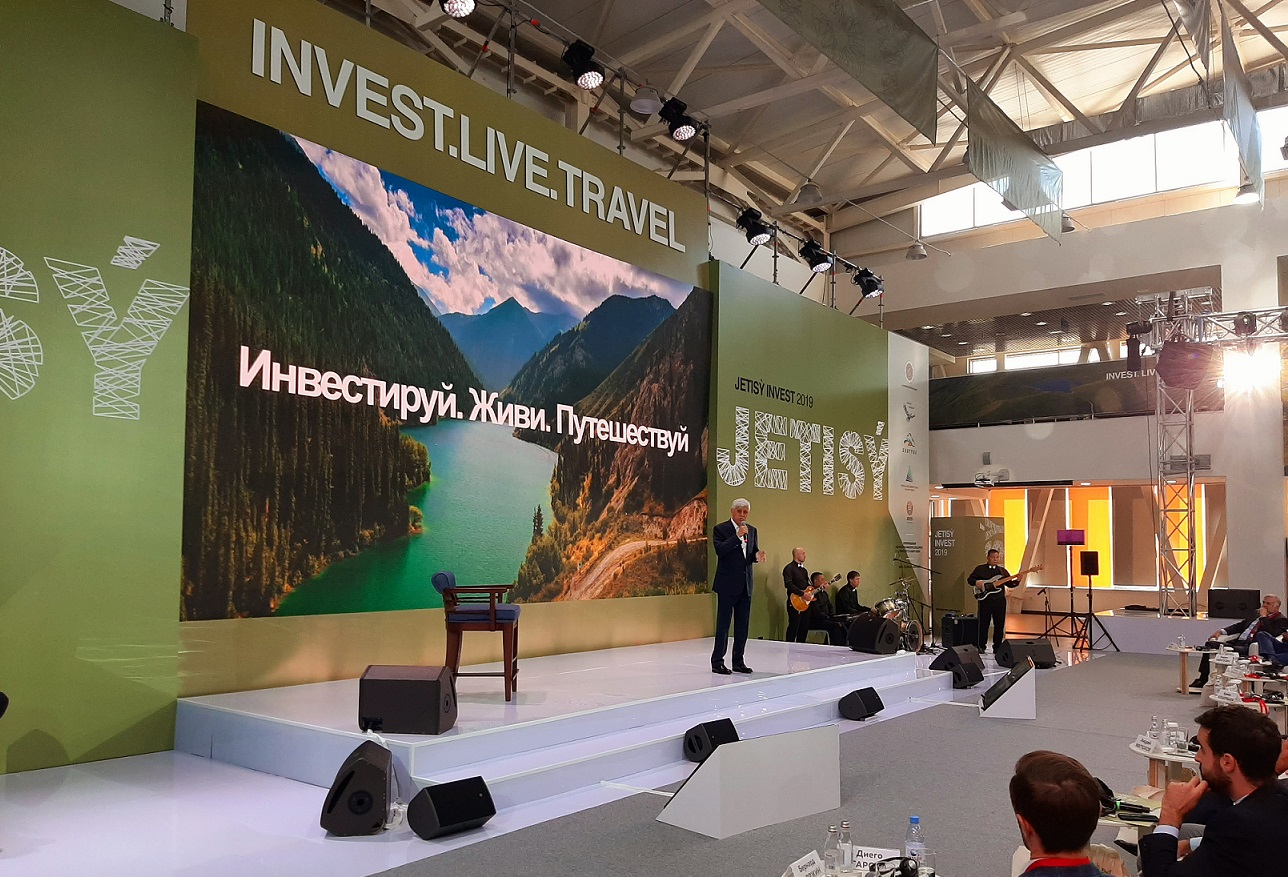 Almaty oblysy shikizattyq emes investitsiia tartýda kósh bastap tur