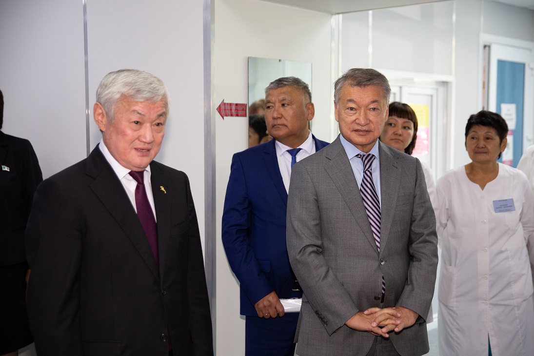 Сапарбаев аудан дәрігерлерін Англияға жіберген Шығыс Қазақстанды үлгі етті