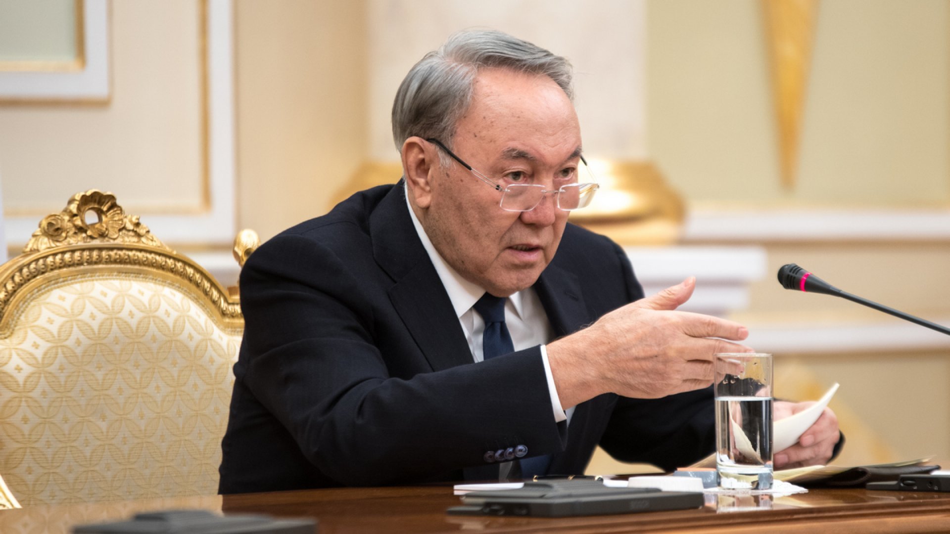 Nazarbaev: "Elimizde qos bilikke jol berilmeidi"